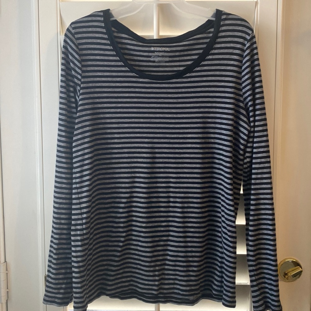 Merona size XL black and gray striped long sleeve tee